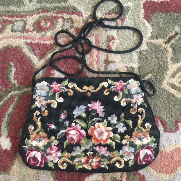 So Beautiful Vintage Rose Print Needlepoint Velvet Bag - Picture 1 of 3